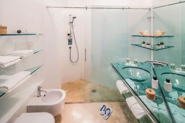 Family Üç Kişilik Oda, Balkon, Kısmi Deniz Manzaralı