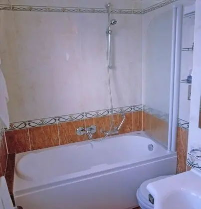 Tek Büyük veya İki Ayrı Yataklı Oda