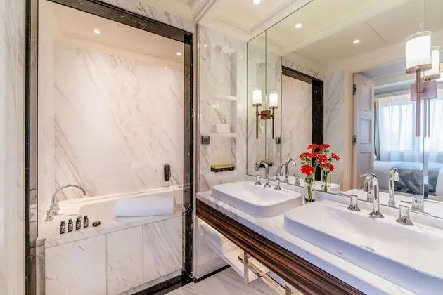 Opera View Suite - SIGNATURE LOUNGE PRIVILEGES