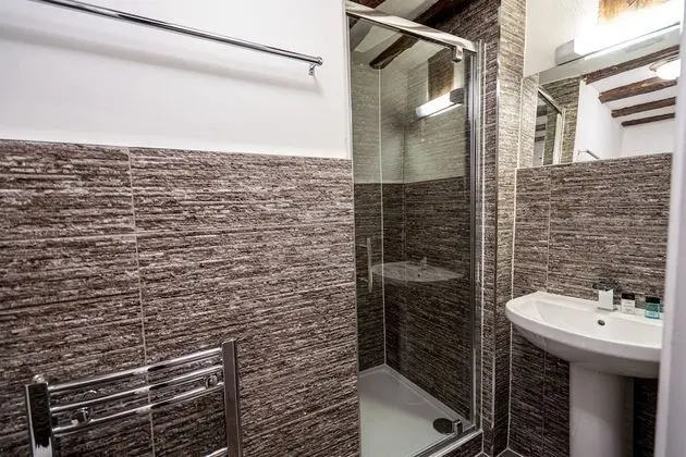 Deluxe Tek Büyük Yataklı Oda, Banyolu/Duşlu (Despenser )