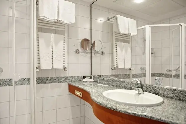 Tek Büyük veya İki Ayrı Yataklı Oda, Balkon