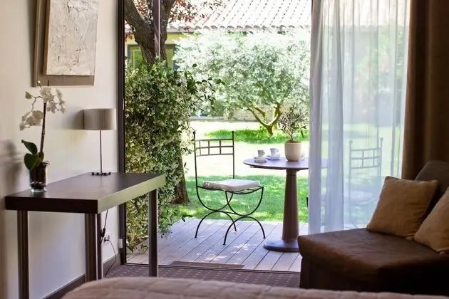 Premium Tek Büyük Yataklı Oda, Bahçe Manzaralı