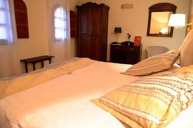 Tek Büyük veya İki Ayrı Yataklı Oda, Dağ Manzaralı