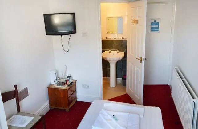 Tek Kişilik Oda, Ortak Banyo