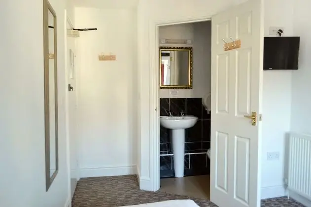Tek Kişilik Oda, Ortak Banyo