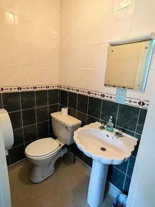 Tek Kişilik Oda, Ortak Banyo