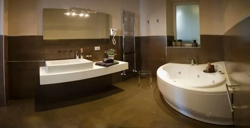 Superior Oda, 1 Büyük (Queen) Boy Yatak, Jakuzi