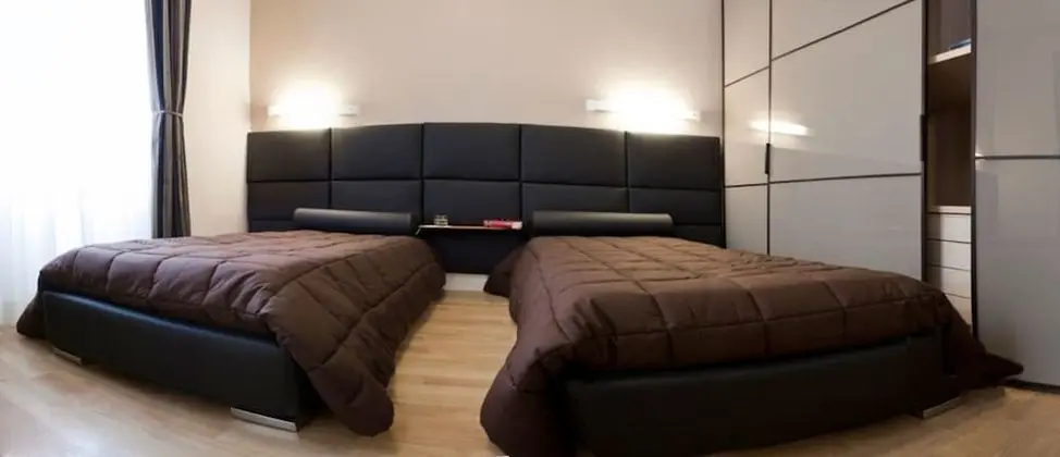 Üç Kişilik Oda, 1 Çift Kişilik Yatak ve Çekyat