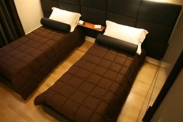 Üç Kişilik Oda, 1 Çift Kişilik Yatak ve Çekyat