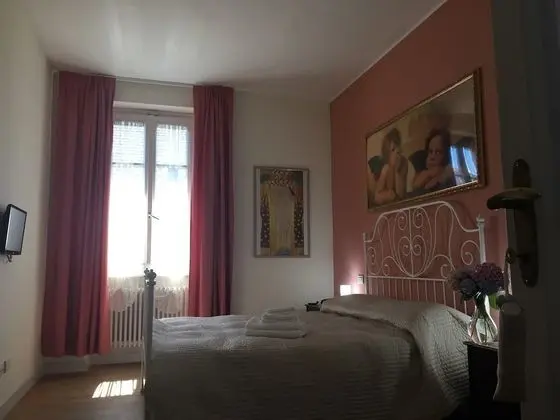 Tek Büyük veya İki Ayrı Yataklı Oda, Banyolu/Duşlu (Giuliana)