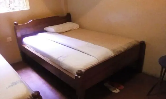 Büyük Yataklı Tek Kişilik Oda