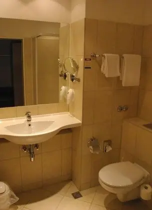 Comfort Tek Büyük veya İki Ayrı Yataklı Oda, Balkon