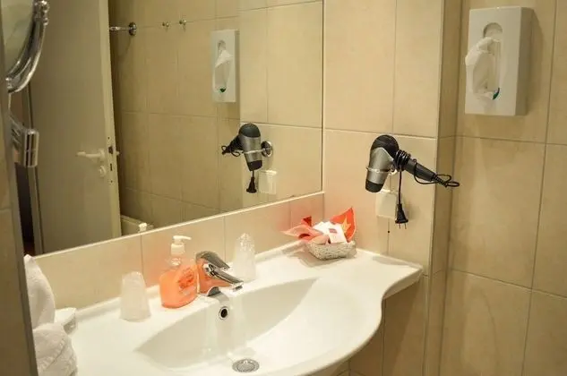 Comfort Tek Büyük veya İki Ayrı Yataklı Oda, Balkon