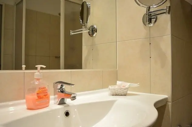 Comfort Tek Büyük veya İki Ayrı Yataklı Oda, Balkon