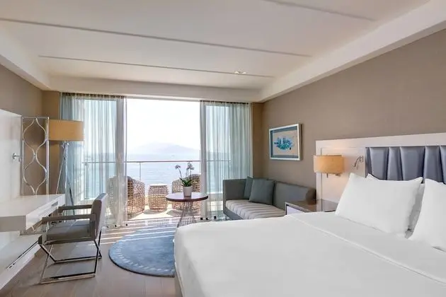 Deluxe King Room, 1 King Bed, Sea view, Balcony