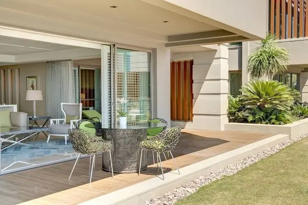 Two Bedroom Suite, 1 King Bed, 2 Queen Beds, Sea view, Balcony
