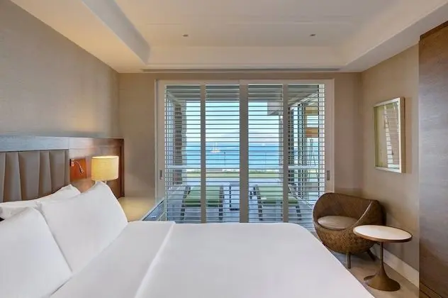 Two Bedroom Suite, 1 King Bed, 2 Queen Beds, Sea view, Balcony