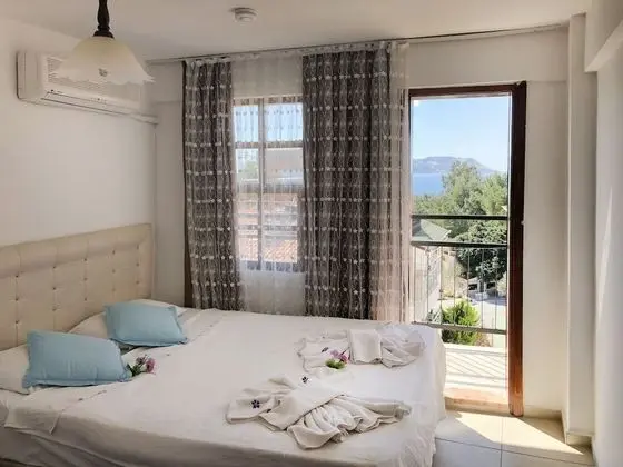 Economy Üç Kişilik Oda