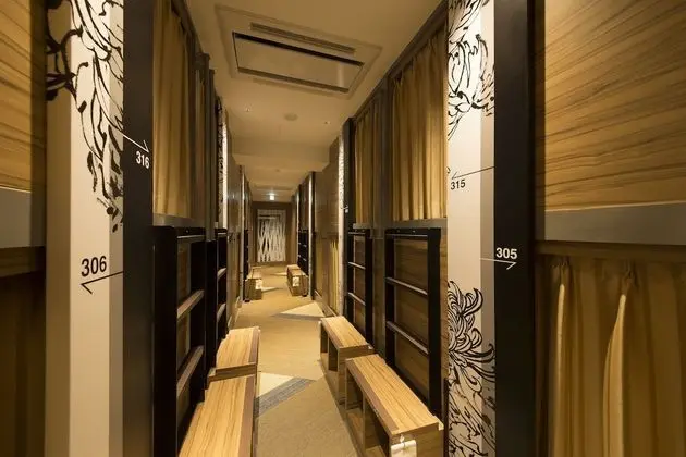 Oda, Sadece erkekler için (Upper & Lower Capsule For 2 guests)