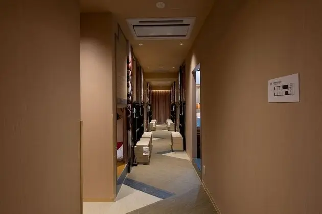 Oda, Sadece erkekler için (Upper & Lower Capsule For 2 guests)