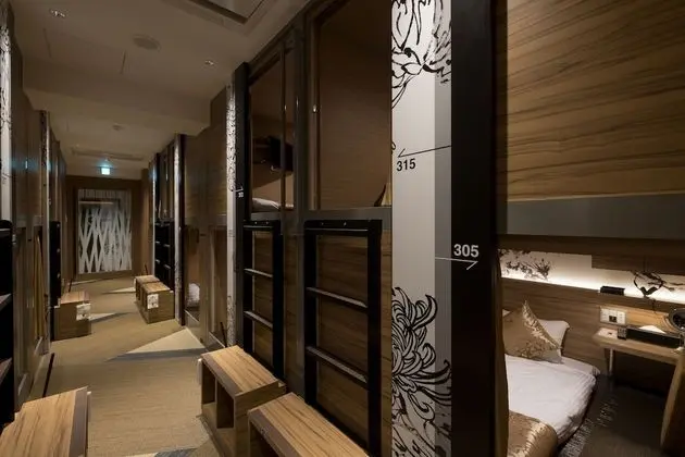 Oda, Sadece erkekler için (Upper & Lower Capsule For 2 guests)