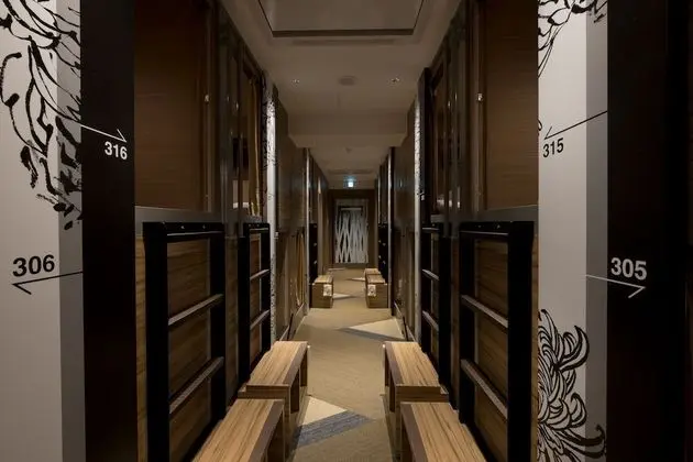 Oda, Sadece erkekler için (Upper & Lower Capsule For 2 guests)