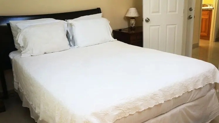 Homesuite, 1 Bedroom with One Queen Bed, kitchenette