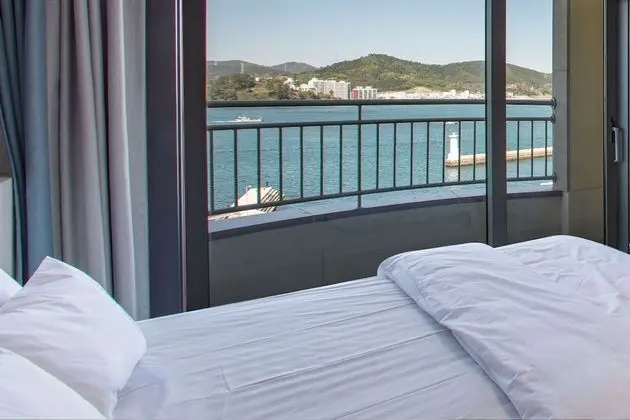 Deluxe İki Ayrı Yataklı Oda (Extra person fee 10000 KRW upon C/I)