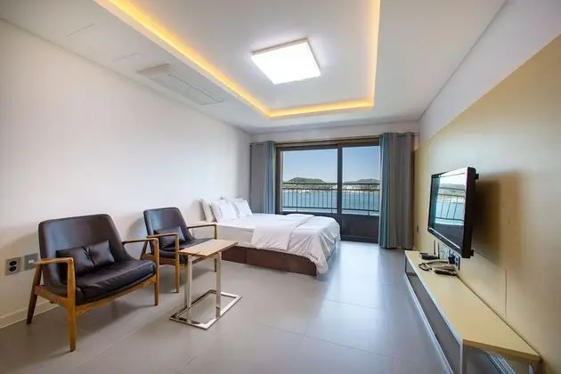 Deluxe Tek Büyük Yataklı Oda, 1 Büyük (Queen) Boy Yatak (Extra person fee 10000 KRW upon C/I)