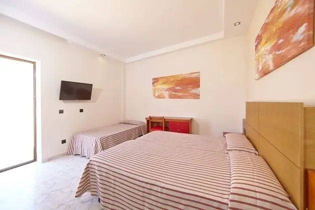 Tek Büyük Yataklı Oda (2 adults + 1 child)