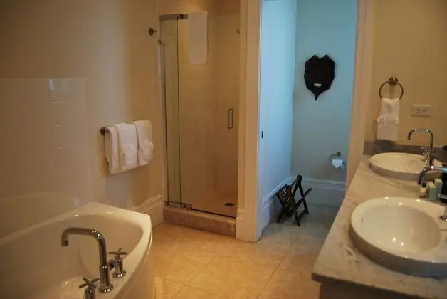 Luxury 2 Bedroom Home, Oceanview
