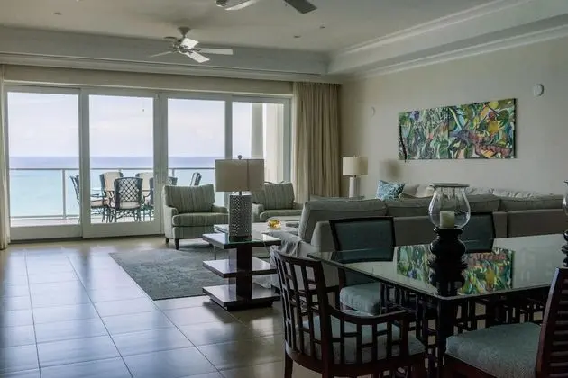 Luxury 3 Bedroom Home, Oceanview