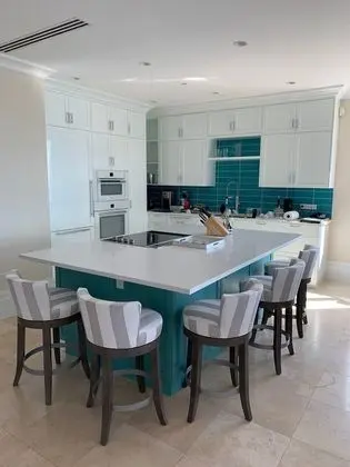 Luxury 3 Bedroom Home, Oceanview