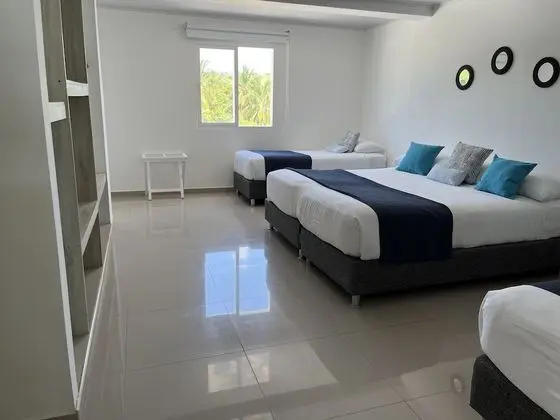Dört Kişilik Oda, Havuz Manzaralı