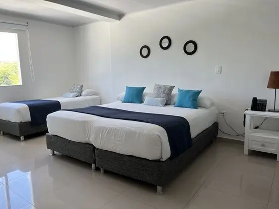 Dört Kişilik Oda, Havuz Manzaralı