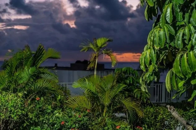 SXMILE Studio, Lagoon view