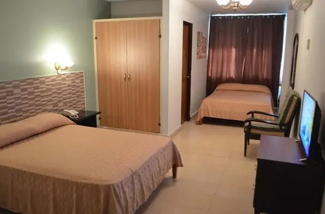 Üç Kişilik Oda