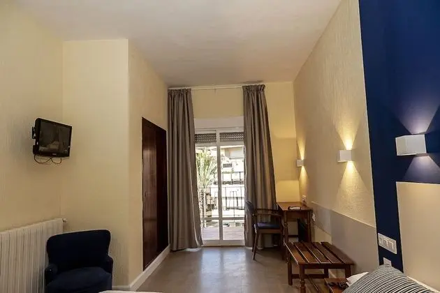 Üç Kişilik Oda