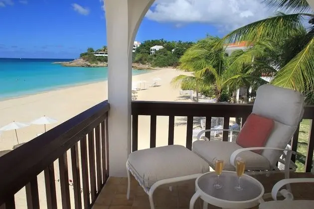 1 Bedroom Beach Front