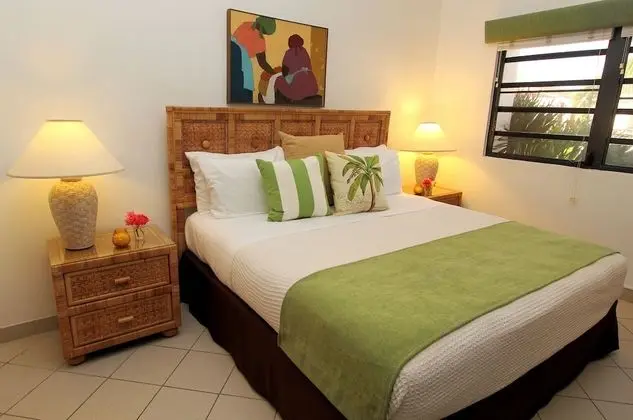 1 Bedroom Beach Front