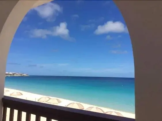1 Bedroom Beach Front