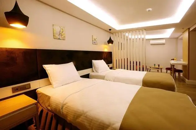 Studio, Şehir Manzaralı