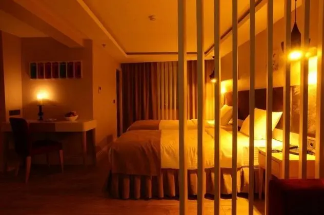 Studio, Şehir Manzaralı