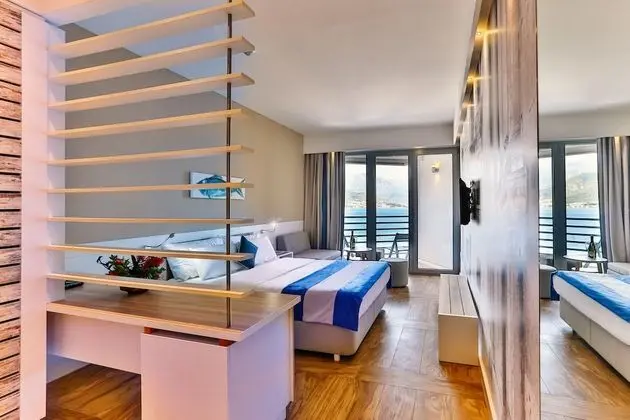 Superior Tek Büyük veya İki Ayrı Yataklı Oda, Deniz Manzaralı