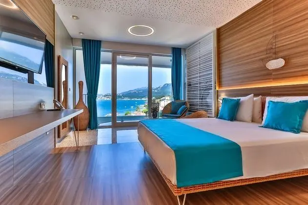Deluxe Tek Büyük veya İki Ayrı Yataklı Oda, Deniz Manzaralı