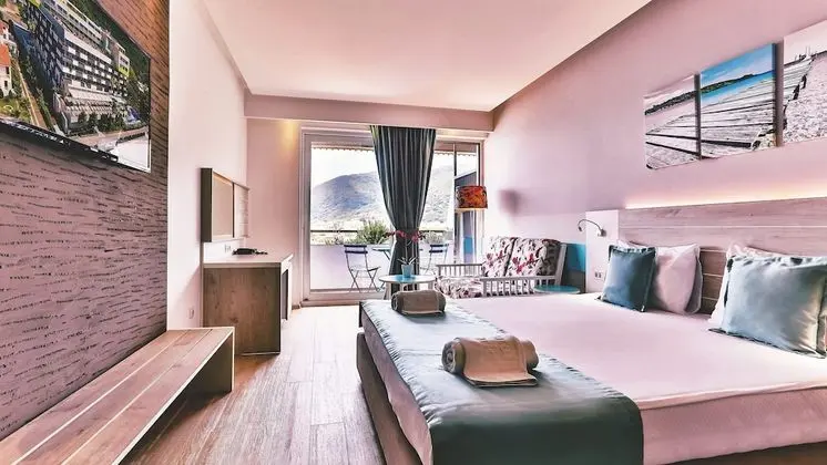 Family Oda, Birden Çok Yatak, Kısmi Deniz Manzaralı