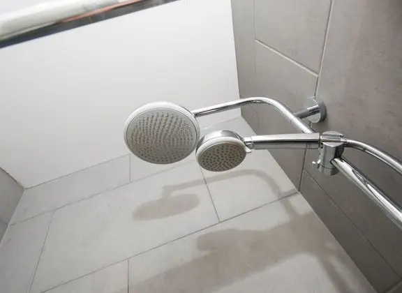 İki Ayrı Yataklı Oda, Banyolu/Duşlu