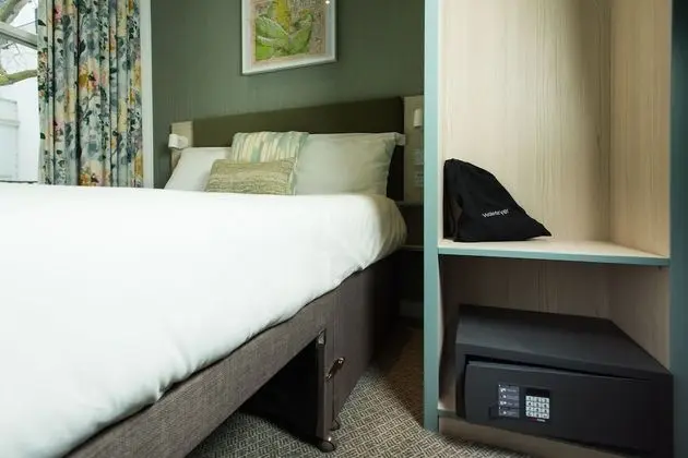 Tek Büyük Yataklı Oda, Banyolu/Duşlu