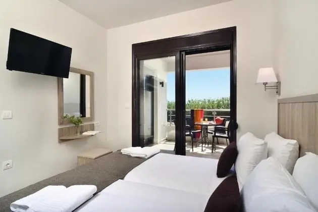 Tek Büyük Yataklı Oda, Resort Manzaralı