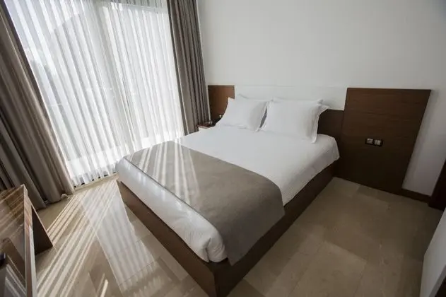 Standart Oda, Kara Manzaralı